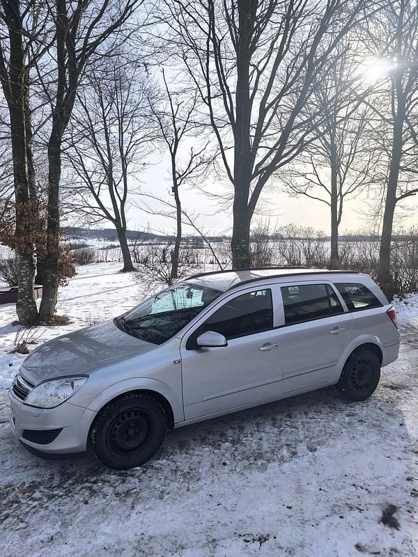 Begagnad Opel Astra 105 HK (77 kW) 2007