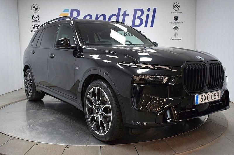 Black sapphire metallic Begagnad 2025 BMW X7 Comfort Edition SUV | 1 145 000 kr - Bild 1/3