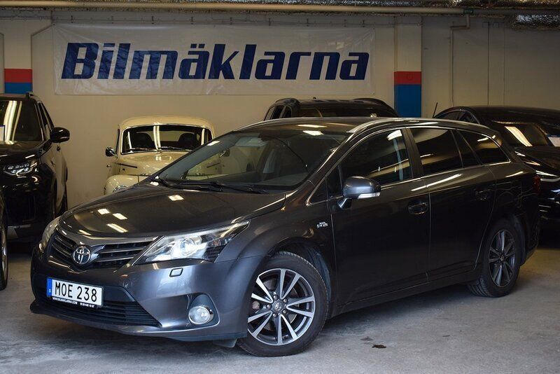 Mörkgrå (grå) Begagnad 2012 Toyota Avensis Business Edition Kombi | 89 000 kr (Marknadspris) - Bild 1/4