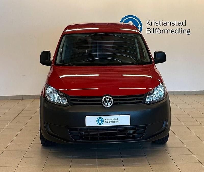 Begagnad VW Caddy 109 HK (80 kW) 2015 Röd Minibuss
