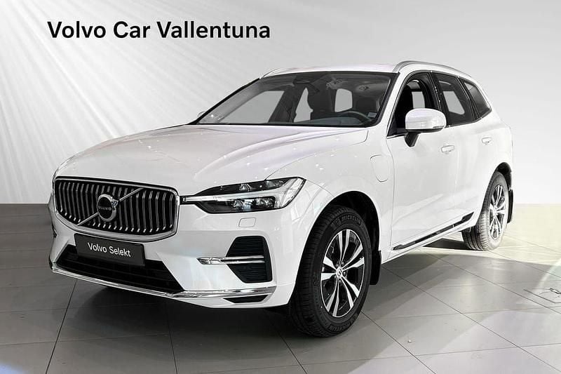 Vit Begagnad 2024 Volvo XC60 Core SUV | 529 900 kr (Marknadspris) - Bild 1/3