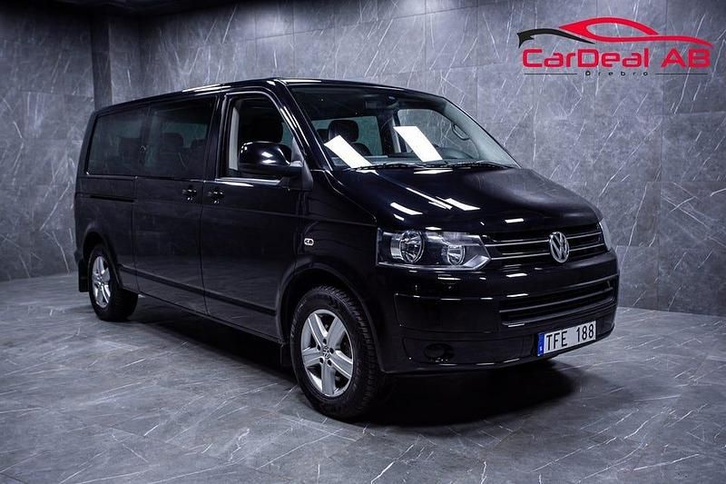 Begagnad VW Multivan Comfortline 140 HK (102 kW) 2013 Svart