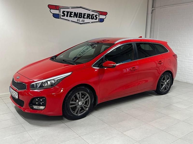 Röd Begagnad 2017 Kia Ceed Sportswagon GT-Line Kombi | 119 900 kr (Marknadspris) - Bild 1/4