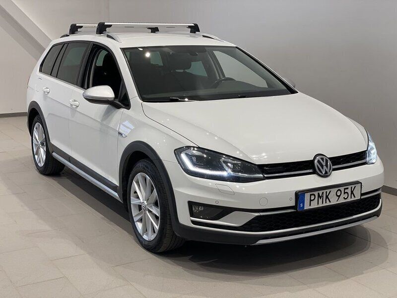 Vit (pure white) Begagnad 2019 VW Golf Alltrack Kombi | 159 900 kr (Marknadspris) - Bild 1/3