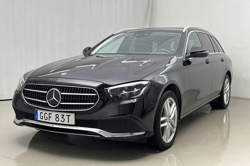 Svart Begagnad 2022 Mercedes E300 Avantgarde Kombi | 359 000 kr - Bild 1/4