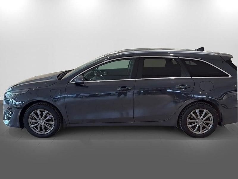 Begagnad Kia Ceed Sportswagon 105 HK (77 kW) 2023 Penta metal m Kombi