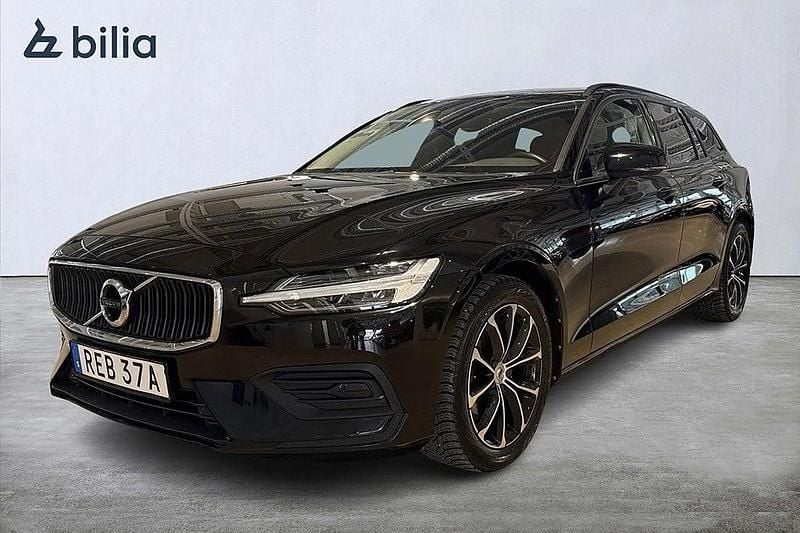 Begagnad Volvo V60 Momentum 165 HK (121 kW) 2020 Svart Kombi