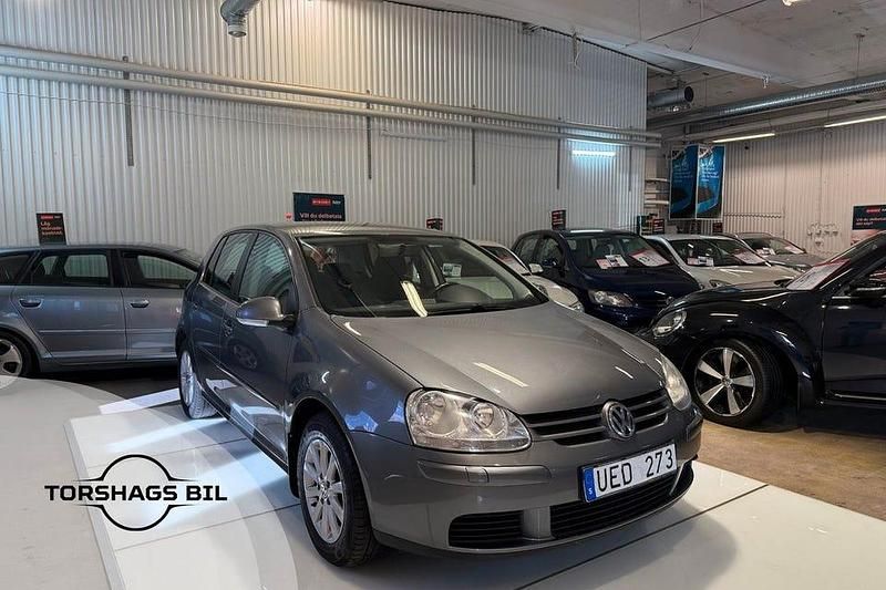 Mörkgrå (grå) Begagnad 2007 VW Golf V Trendline Halvkombi | 49 900 kr (Lite dyr) - Bild 1/3