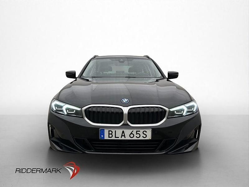 Begagnad BMW 330e 184 HK (135 kW) 2022 Svart Kombi