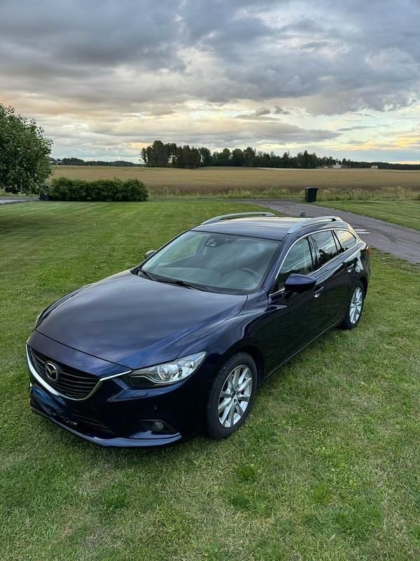 Metallic blå Begagnad 2013 Mazda 6 Kombi | 85 000 kr (Marknadspris) - Bild 1/4