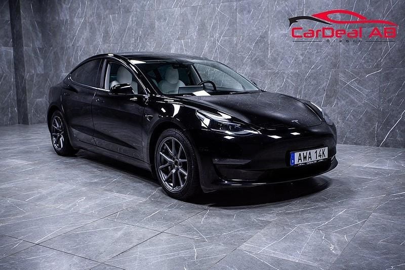 Begagnad Tesla Model 3 Long Range AWD 366 kW (498 HK) 2022 Svart Sedan