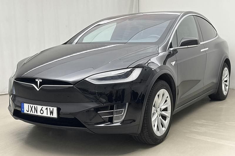 Svart Begagnad 2016 Tesla Model X SUV | 230 000 kr (Superpris) - Bild 1/4