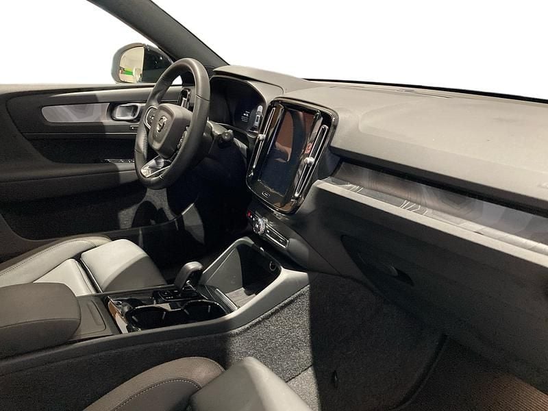 Begagnad Volvo XC40 Single Motor 175 kW (238 HK) 2023 Vit SUV