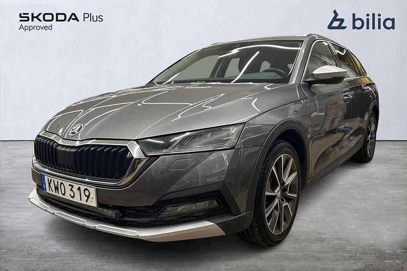 Grå Begagnad 2022 Skoda Octavia Scout Kombi | 269 500 kr (Marknadspris) - Bild 1/4