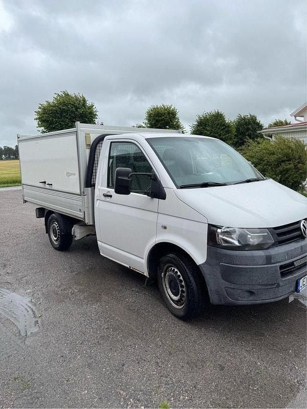 Vit Begagnad 2010 VW T5 Van | 72 900 kr (Superpris) - Bild 1/4