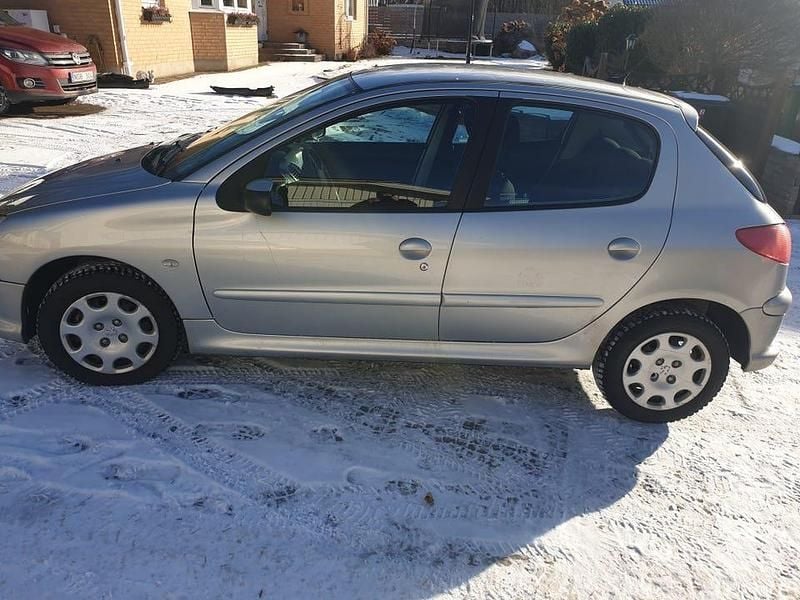 Begagnad Peugeot 206 75 HK (55 kW) 2007 Silver