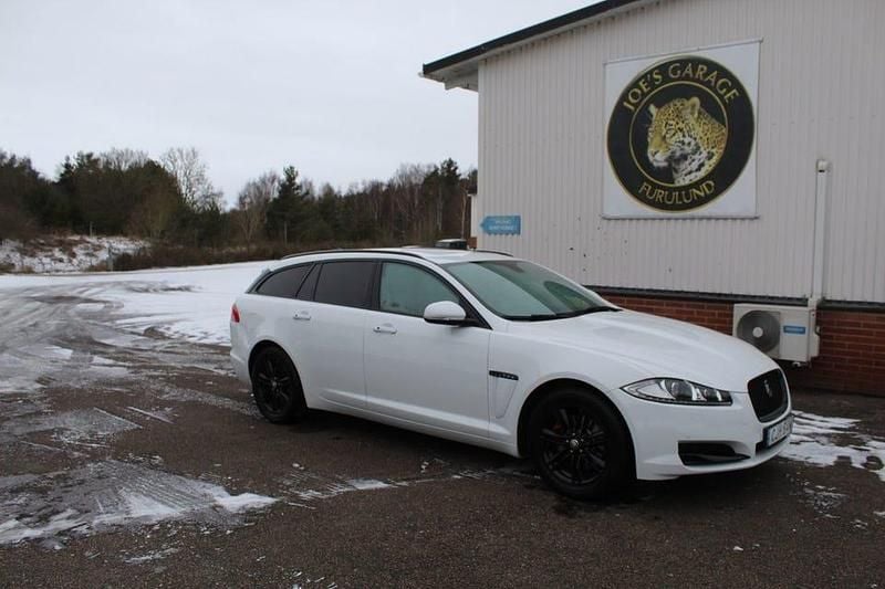 Begagnad Jaguar XF Sportbrake 200 HK (147 kW) 2013 Vit Kombi
