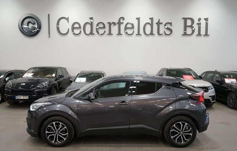 Begagnad Toyota C-HR Executive 122 HK (89 kW) 2017 Grå SUV