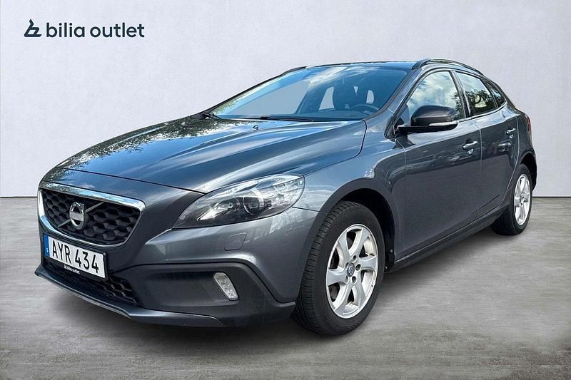 Grå Begagnad 2014 Volvo V40 CC Momentum Kombi | 119 900 kr (Marknadspris) - Bild 1/4