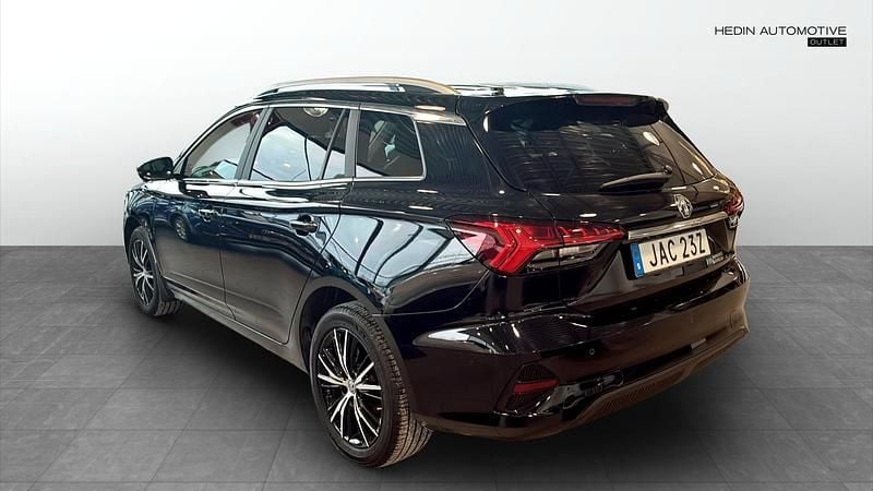 Begagnad MG MG5 EV Luxury 130 kW (177 HK) 2022 Svart Kombi