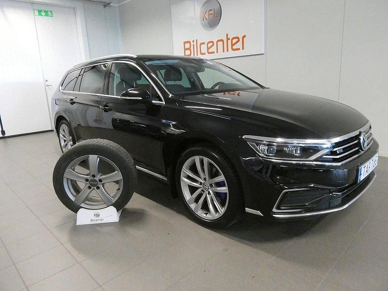 Svart Begagnad 2019 VW Passat GTE Kombi | 229 900 kr (Lite dyr) - Bild 1/3