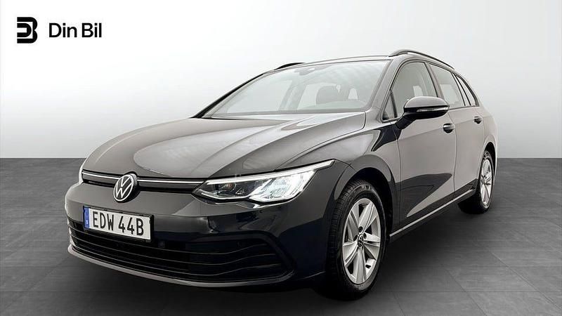 Mörkgrå Begagnad 2024 VW Golf VIII Kombi | 294 900 kr (Marknadspris) - Bild 1/4