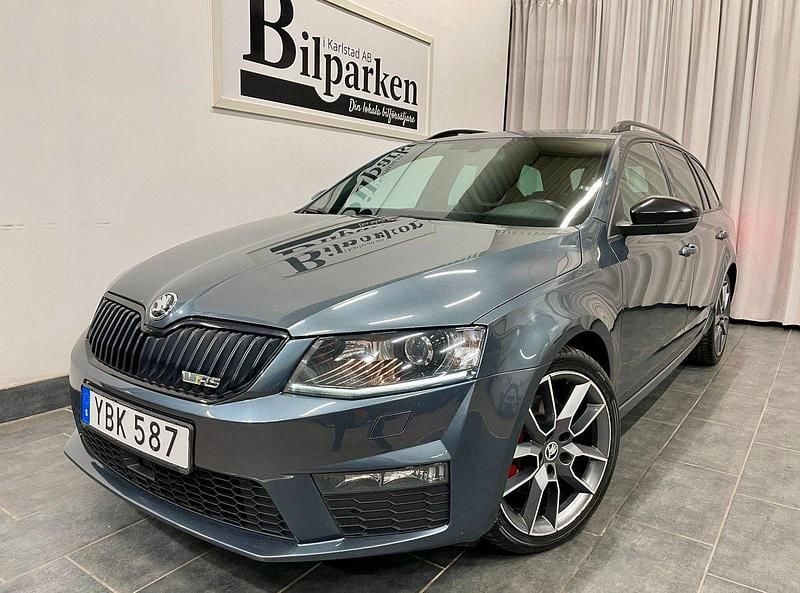 Grå Begagnad 2015 Skoda Octavia RS Kombi | 169 900 kr (Lite dyr) - Bild 1/4