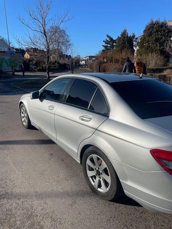 Begagnad Mercedes C180 156 HK (114 kW) 2011