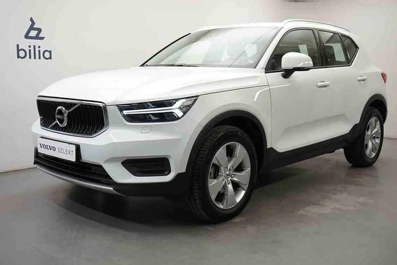 Vit Begagnad 2022 Volvo XC40 SUV | 319 900 kr - Bild 1/1