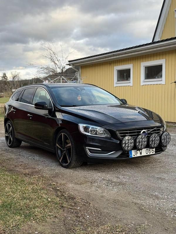 Begagnad 2014 Volvo V60 Kombi | 95 000 kr (Lite dyr) - Bild 1/3