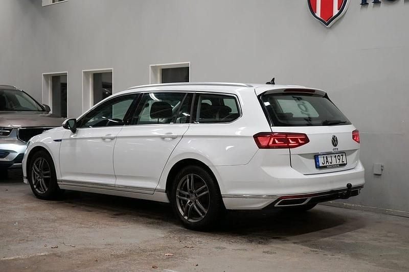 Begagnad VW Passat Executive 218 HK (160 kW) 2023 Vit Kombi