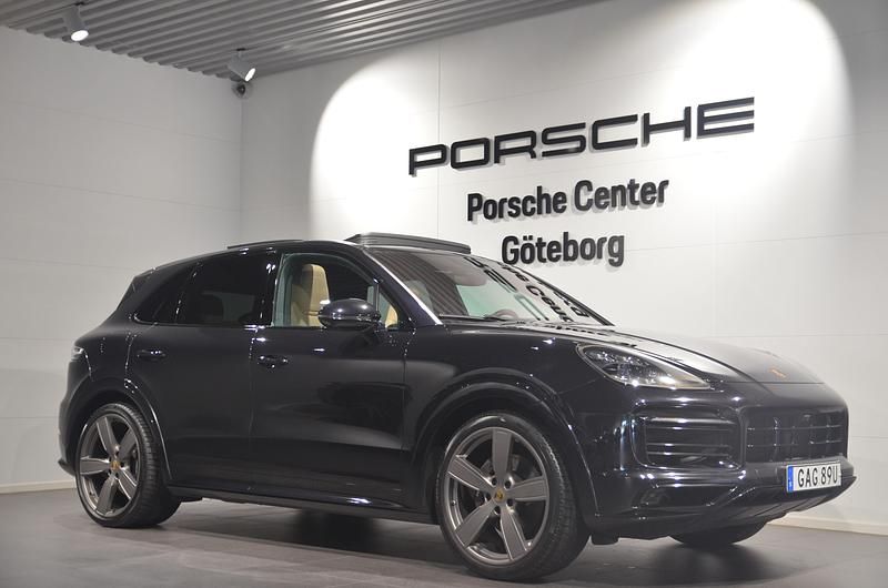 Svart Begagnad 2022 Porsche Cayenne SUV | 719 000 kr (Bra pris) - Bild 1/4
