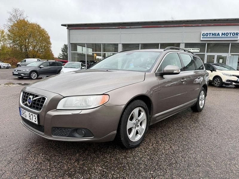 Grå Begagnad 2010 Volvo V70 Momentum Kombi | 84 900 kr (Bra pris) - Bild 1/4