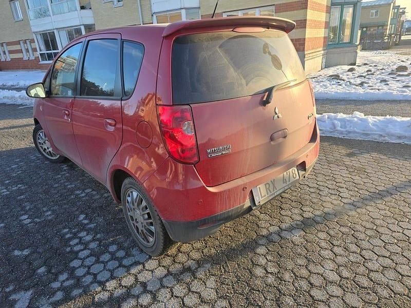 Begagnad Mitsubishi Colt 95 HK (69 kW) 2011 Halvkombi