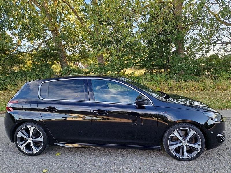 Svart Begagnad 2016 Peugeot 308 Halvkombi | 119 000 kr (Marknadspris) - Bild 1/4