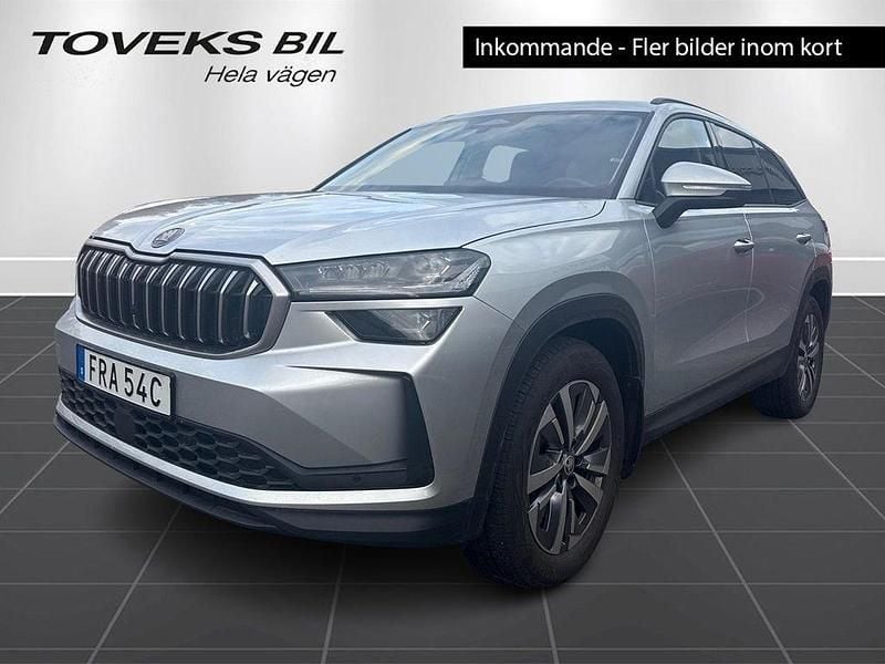 Silver (brilliant silver met) Begagnad 2024 Skoda Kodiaq Selection SUV | 389 000 kr (Superpris) - Bild 1/4