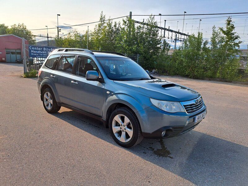 Ljusgrön Begagnad 2009 Subaru Forester SUV | 39 500 kr (Bra pris) - Bild 1/4