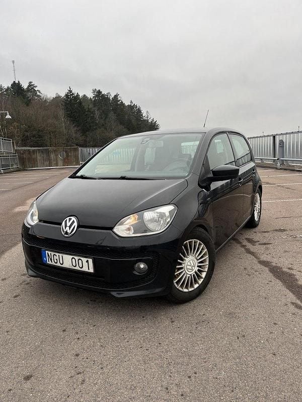 Svart Begagnad 2013 VW up! high up! Halvkombi | 32 000 kr (Bra pris) - Bild 1/4