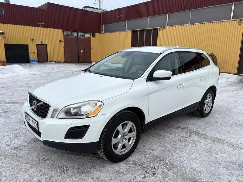 Begagnad Volvo XC60 Summum 163 HK (119 kW) 2012 Vit SUV