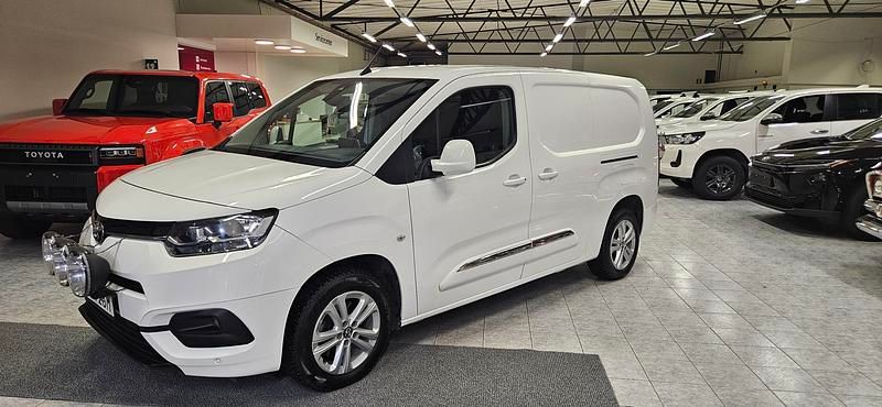 Vit Begagnad 2020 Toyota Proace City City Minibuss | 179 900 kr (Marknadspris) - Bild 1/4