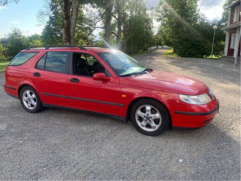 Röd Begagnad 2005 Saab 9-5 Linear Kombi | 25 000 kr (Marknadspris) - Bild 1/4