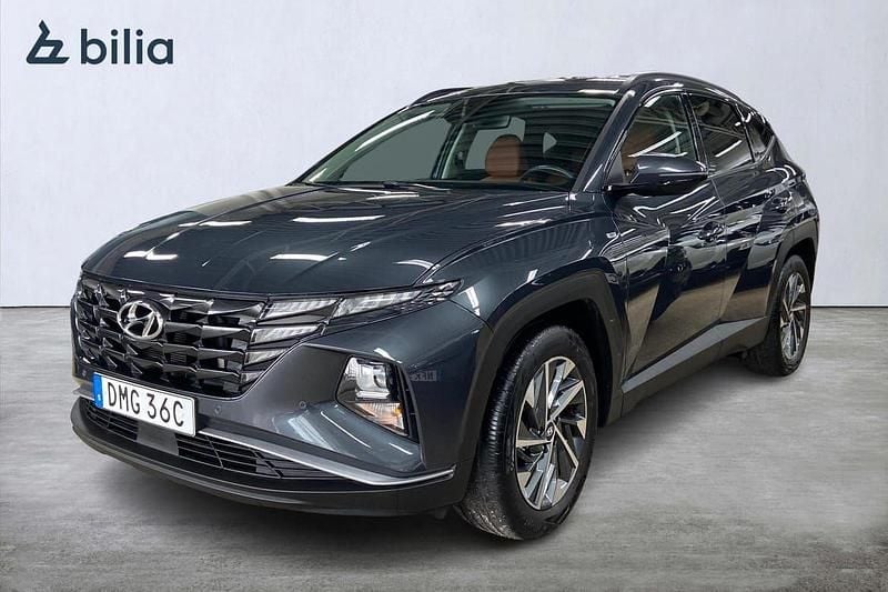 Grå Begagnad 2021 Hyundai Tucson Essential SUV | 259 000 kr (Marknadspris) - Bild 1/3