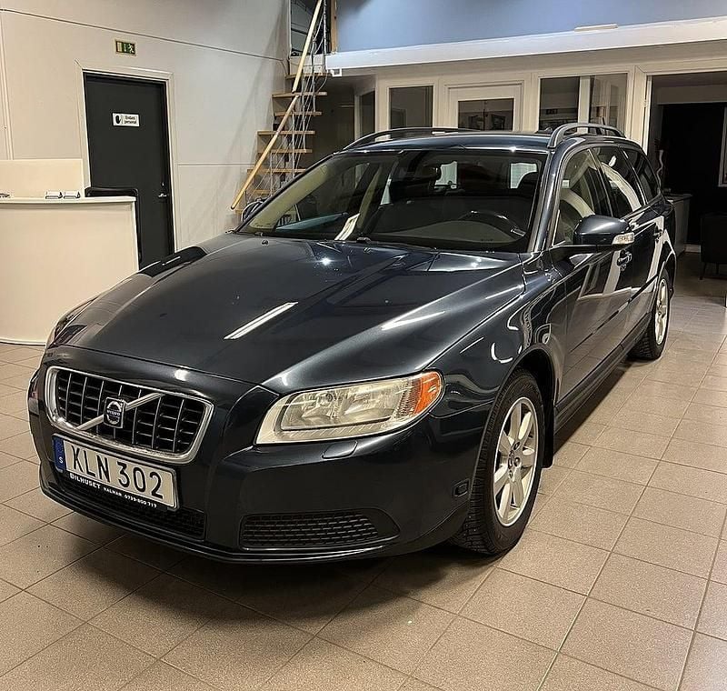 Begagnad Volvo V70 Kinetic 145 HK (106 kW) 2008 Blå Kombi