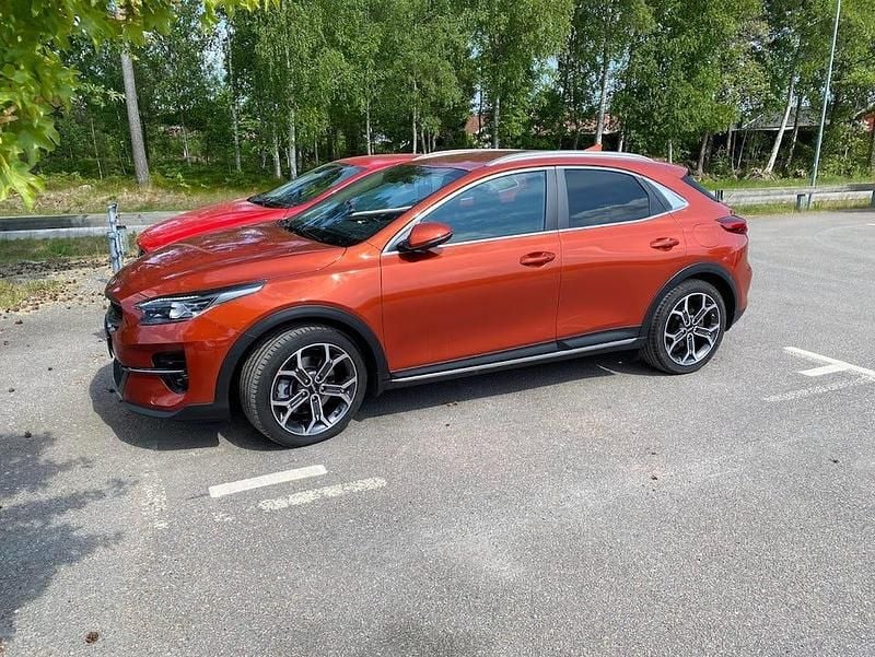 Begagnad Kia XCeed 140 HK (102 kW) 2020 Ceramiskt lackförseglad och har en väldigt djup glans SUV