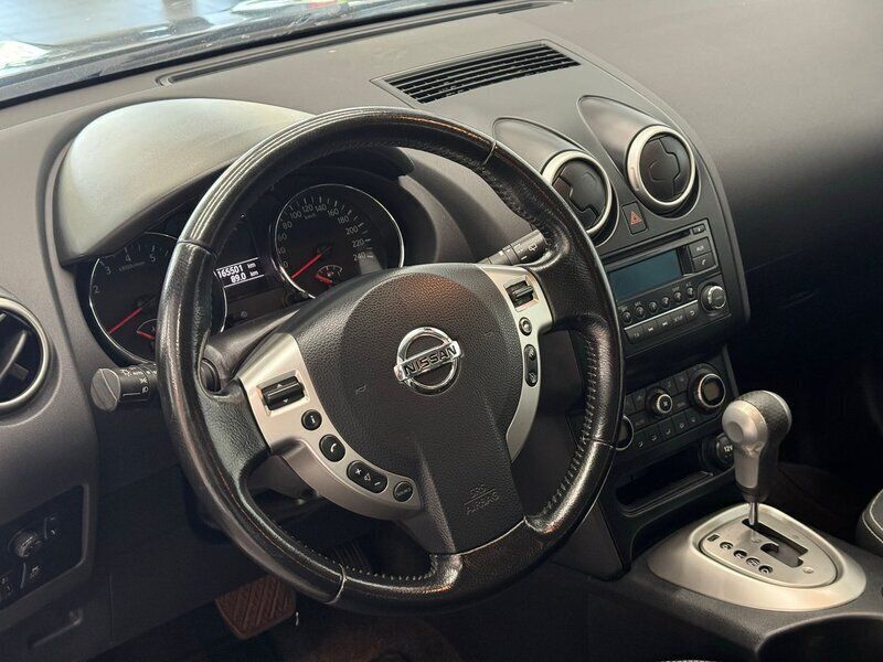 Begagnad Nissan Qashqai 142 HK (104 kW) 2011 Grå SUV
