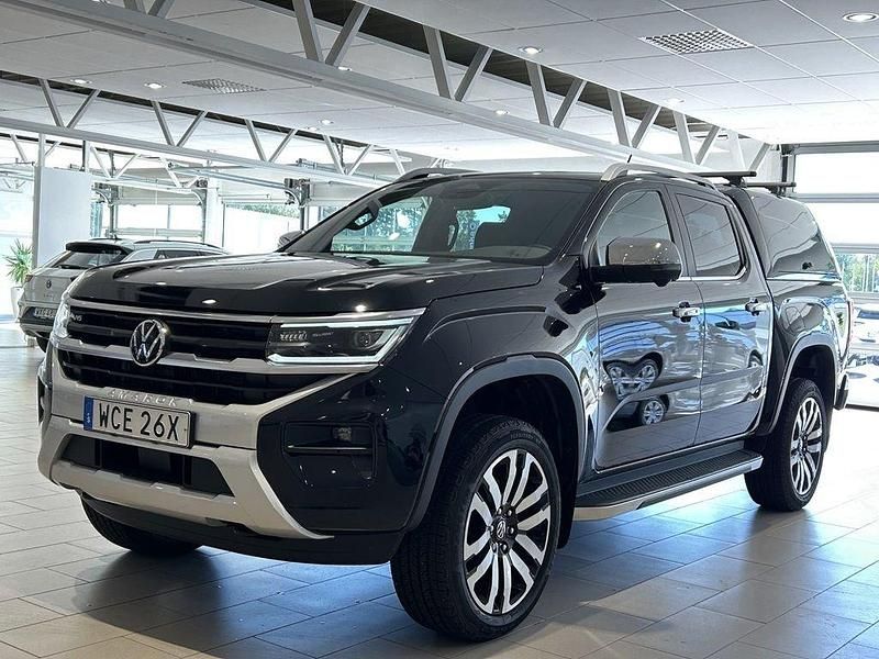 Svart Ny 2025 VW Amarok Aventura Pickup | 946 375 kr - Bild 1/4