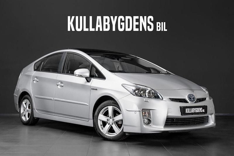 Silver Begagnad 2009 Toyota Prius Executive Halvkombi | 129 000 kr (Lite dyr) - Bild 1/4