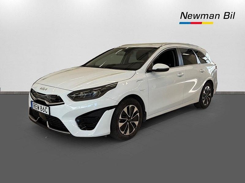 Vit Begagnad 2022 Kia Ceed Sportswagon Advance Kombi | 239 900 kr (Marknadspris) - Bild 1/4
