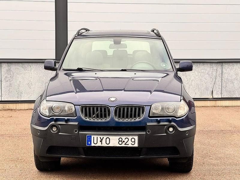 Mörkblå Begagnad 2004 BMW X3 SUV | 59 000 kr (Marknadspris) - Bild 1/4