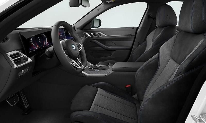 Vit Ny 2025 BMW i4 Comfort Edition Sedan | 664 500 kr (Marknadspris) - Bild 1/1